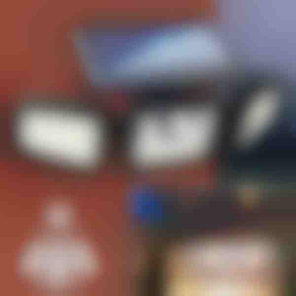 Kolmepoolne päikesepaneeliga valgus liikumisanduriga | SENSBEAM