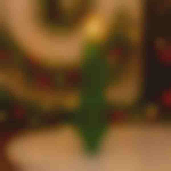 Ohutu leegiga vilkuv pühadeküünal | CANDLETREE